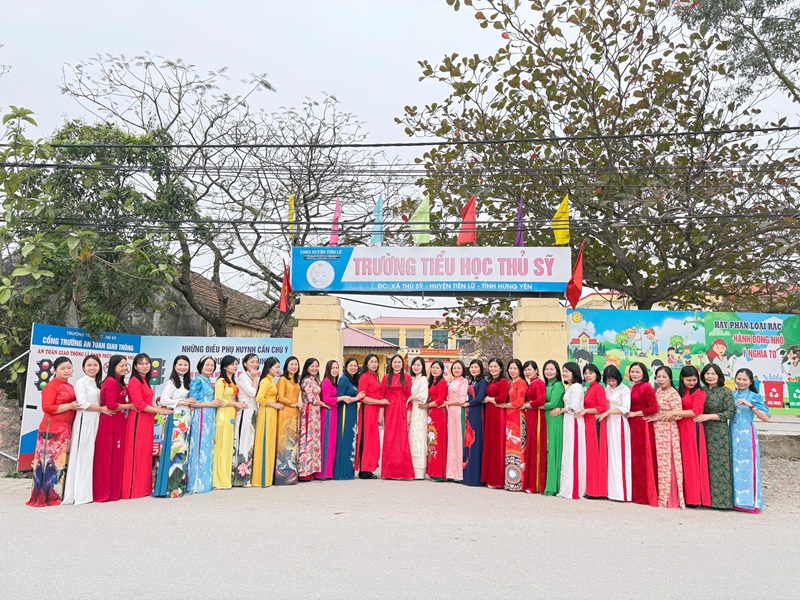 Công đoàn Trường Tiểu học Thủ Sỹ tổ chức các hoạt động chào mừng kỷ niệm 115 năm Ngày Quốc tế Phụ nữ (08/3/1910 - 08/03/2025)